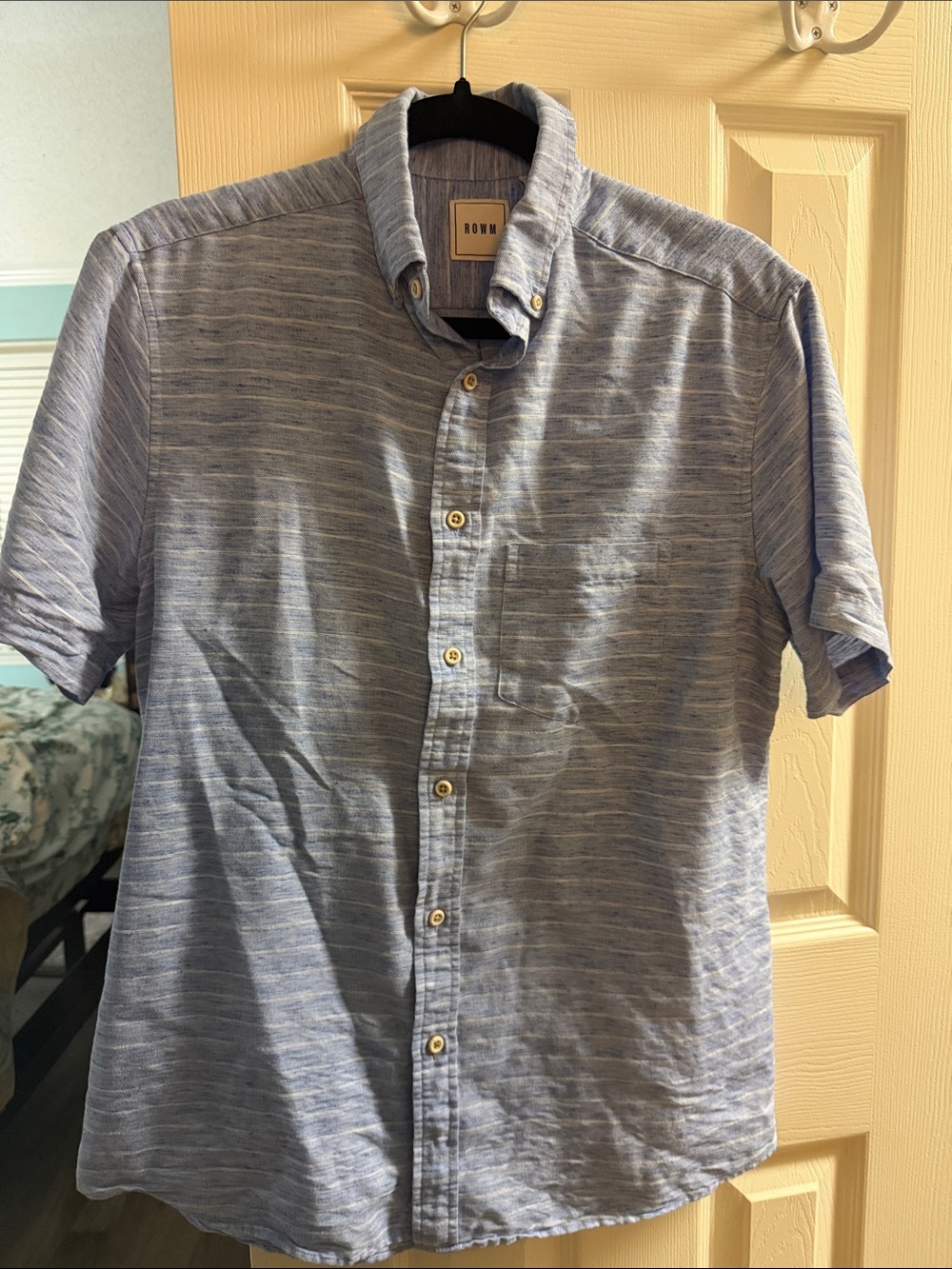 ROWM Short-Sleeve Casual Button-Down Shirt in Heather Blue